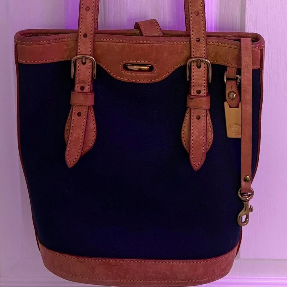 Vintage Dooney & Bourke Women's Navy and Tan Tote Bag - Picture 2 of 8